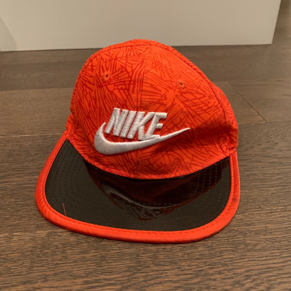 Kids orange Nike hat with sun shade age 4-7